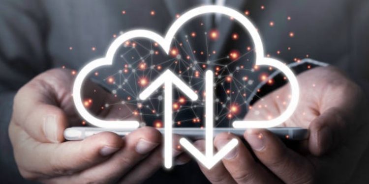 The Benefits of Using Cloud Hosting versus Traditional Hosting Options